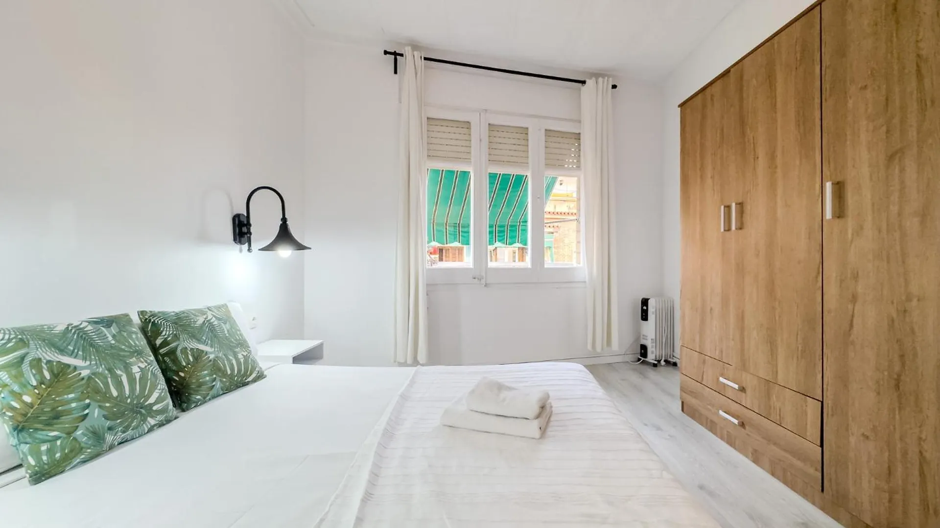 Bed&Bcn Mas Apartments L'Hospitalet de Llobregat 0*,