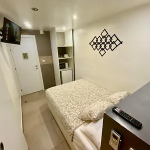  Apartamento Nuevas Con Bano Privado Frente Al Metro St Mwc Barcelona-fira